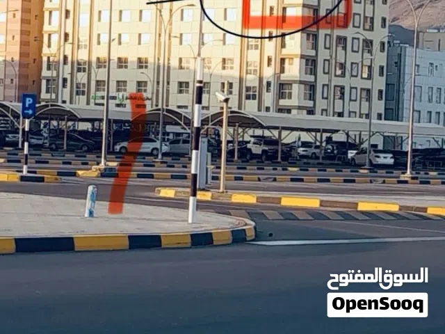 شقة رائعة للبيع في العامرات ملاصقة لمركز اللولو التجاري وبجوار جميع الخدمات