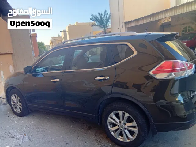 2015 نيسان X-تريل SL