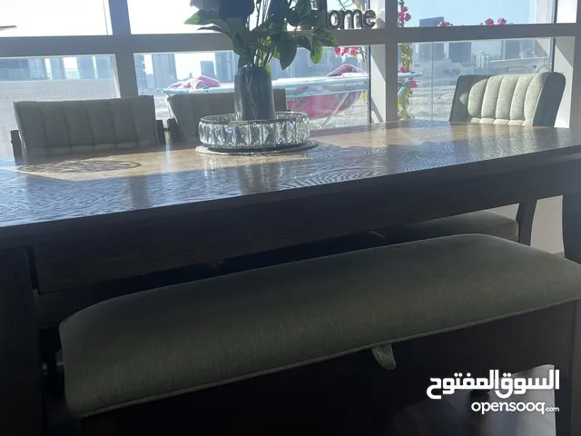 6 seater dining table in very good condition with drawers and storage طاولة سفرة 6 اشخاص مع تخزين