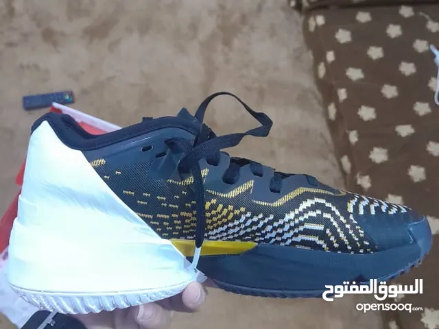 43 Sport Shoes in Tripoli
