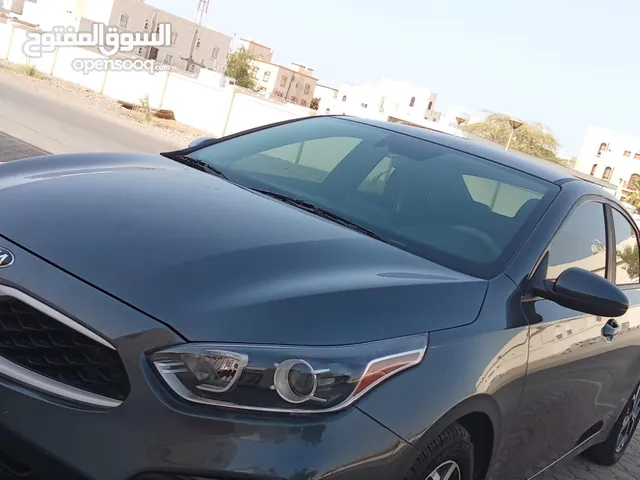 عربيه مستخدمة استخدام شخصيتيه كيا للبيع