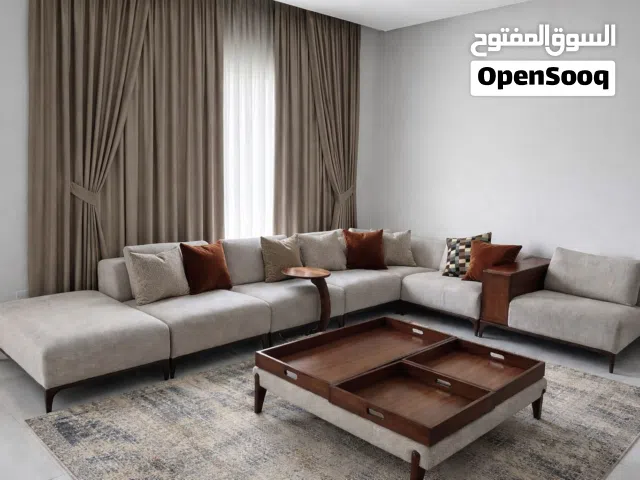 طقم تركي حرف ال مع الطاولة الوسطية بحالة ممتازة يحتاج له شويه تنظيف
