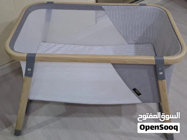 سرير أطفال من شركة juniors هزاز وثابت أيضا