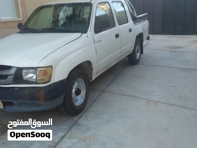 2002 تويوتا هيلوكس SR
