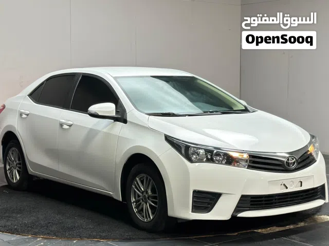 2015 تويوتا كورولا Standard
