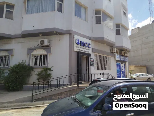 قطعة ارض مطلة علي الرئيسي في الحدائق السنتر ( استثمارية صرف )