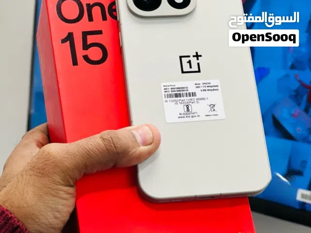 OnePlus 15 12/256 just one week used,same as new with all accessories pack with  unbreakable coating