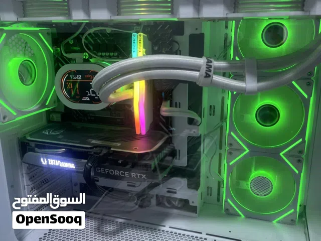 pc كيمنك مواصفات عاليه يصلح لجميع لاعمال ويحتوي على العبا كثيره