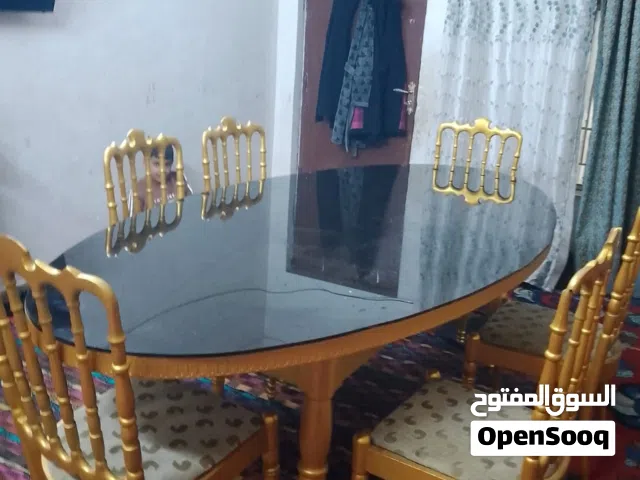 ميز طعام مع كراسي