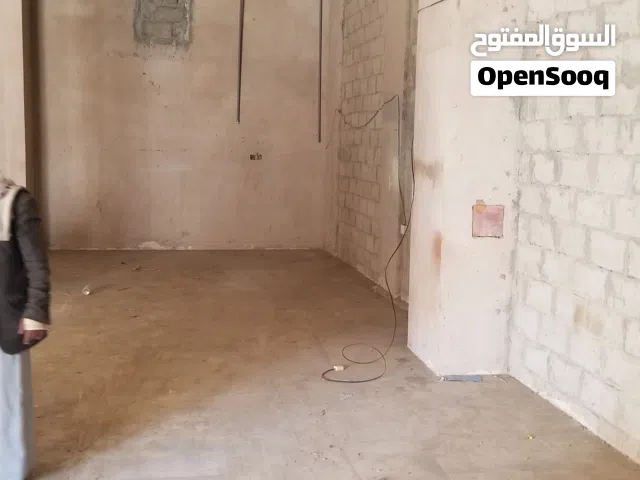 2 محلات للايجار بيت بوس قريب شارع الخمسين
