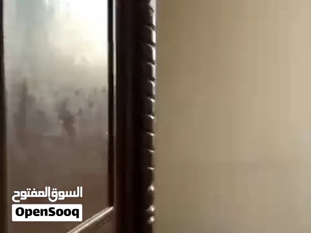 شقه للايجار فاضيه برج واسانسير مطلوب 3000