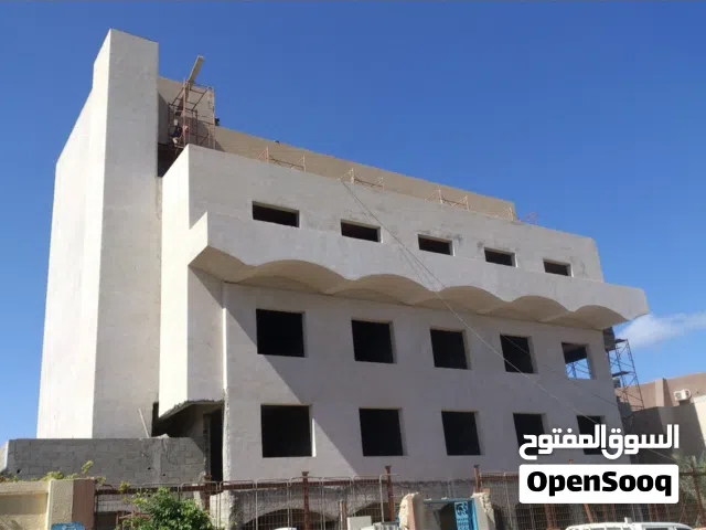 ينفع ان يكون مصحة او شركة او سفارة او مبني إداري