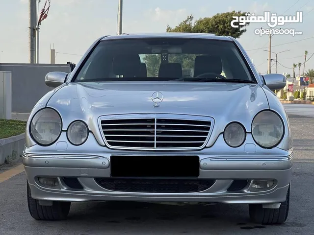 Mercedes-benz E200. 2001 W210