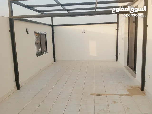 صناعى فنى متخصصة فى مجال اللحام باب شباك دربزين سلالم هناكر صقف جميع انواع اللحام مقاولات صيانة