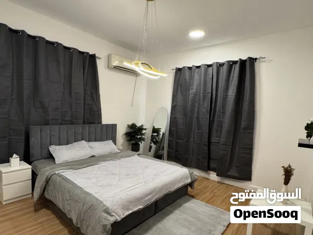 غرفة للاجار اليومي ف افضل موقع ف مسقط ( العذيبة )