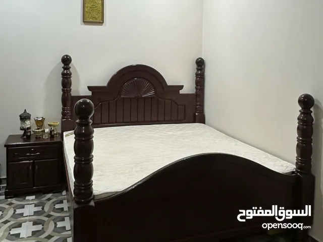 urgent sale bed tables mirror