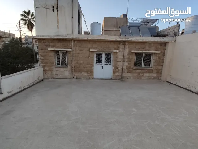 بيت مستقل (شبه فيلا) مفروش أو فارغ للإيجار