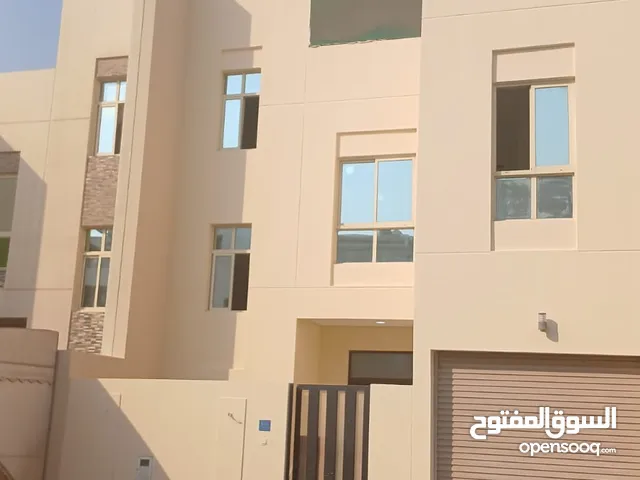 350 m2 More than 6 bedrooms Villa for Rent in Muharraq Hidd