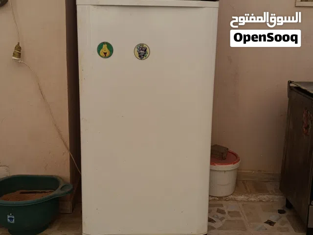 ثلاجه للبيع و غاز اربعه روس وكوشه