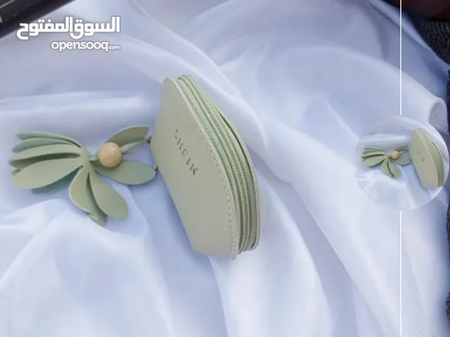 حقائب نسائية صغيرة الحجم