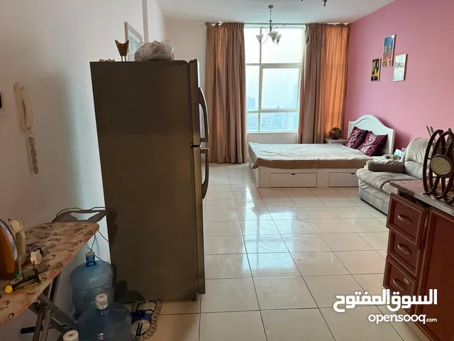 استديو للبيع في أبراج الاورينت