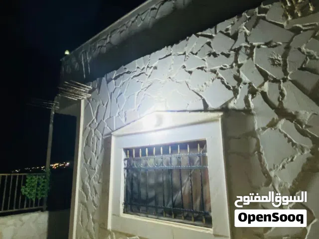 236 m2 4 Bedrooms Townhouse for Sale in Salt Al Balqa'