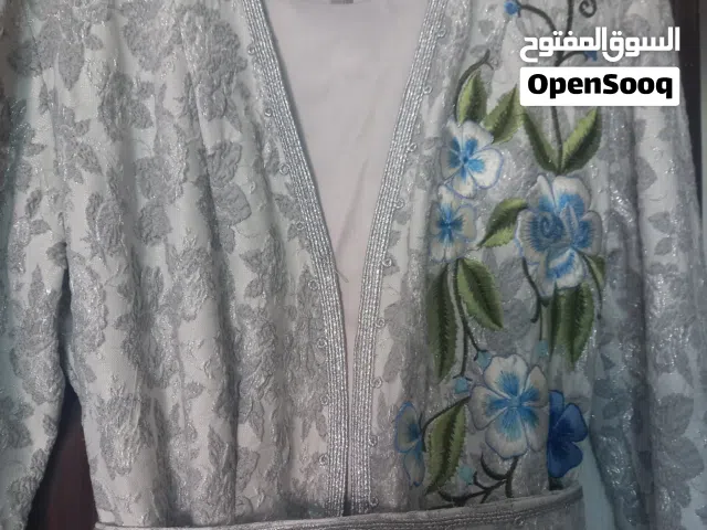 قفطان مغربي ملبوس مرة وحدة ساعتين فقط فقط   حلو كتير على وناعم وتقيل معو الحزام