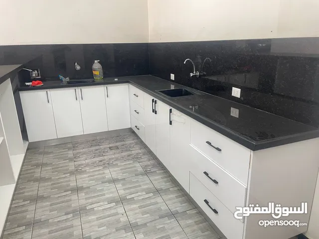 دلاب مطبخ بالديكور كامل ومعاه بار للبيع