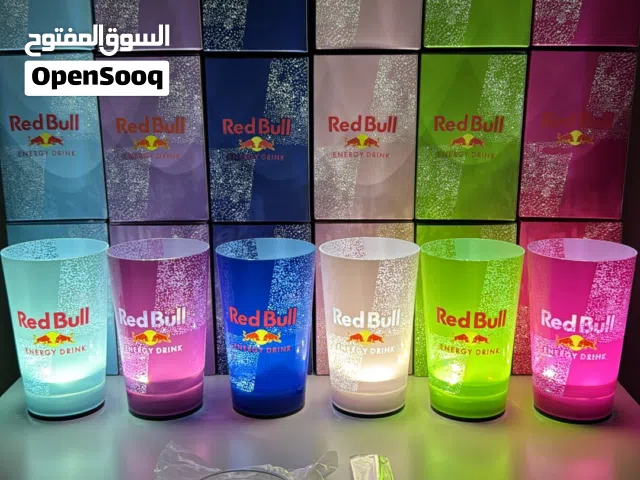 اكواب ردبول المضيئة