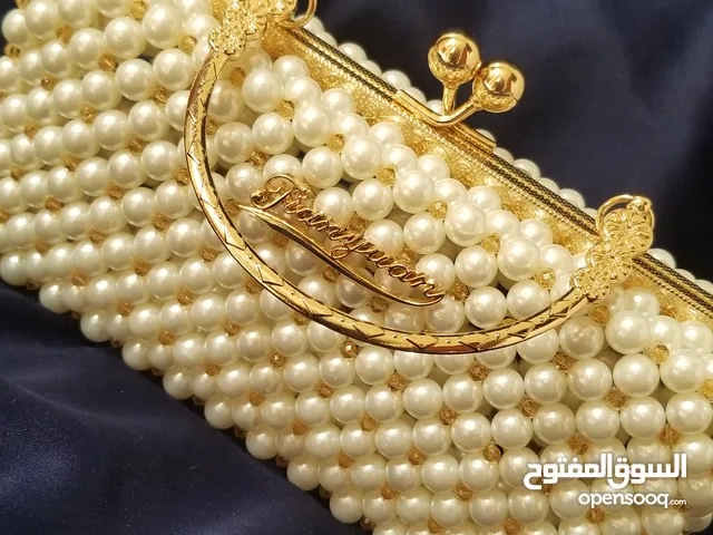 حقيبة هاند ميد عبارة عن قطعة فنية فخخخممة وحصرية، للطلب والإستفسار التواصل واتساب