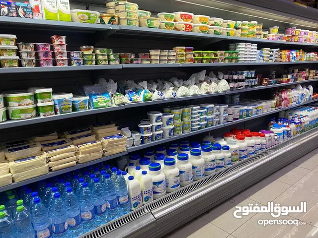 سوبر ماركت كبير مع ملحمة للبيع بسعر مميز في رام الله بدون بضائع إمكانية الضمان بدون بيع