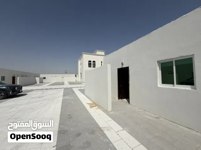 150 m2 2 Bedrooms Apartments for Rent in Abu Dhabi Madinat Zayed