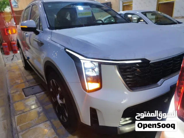 السلام عليكم كيا سورينتو 2025 ضمان 5 سنوات سنه صيانه مجانيه 4 تبديلات دهن مجانيه