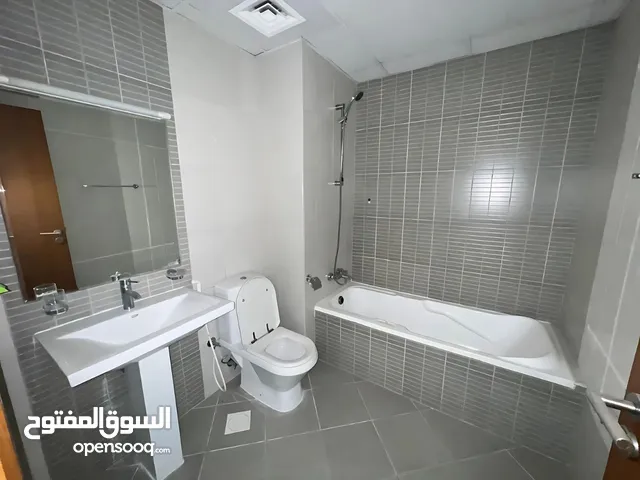شقة فاخرة 2BHK بإطلالة بحرية وجاردن، مساحة كبيرة 1757 قدم، بسعر مميز 47 ألف فقط!