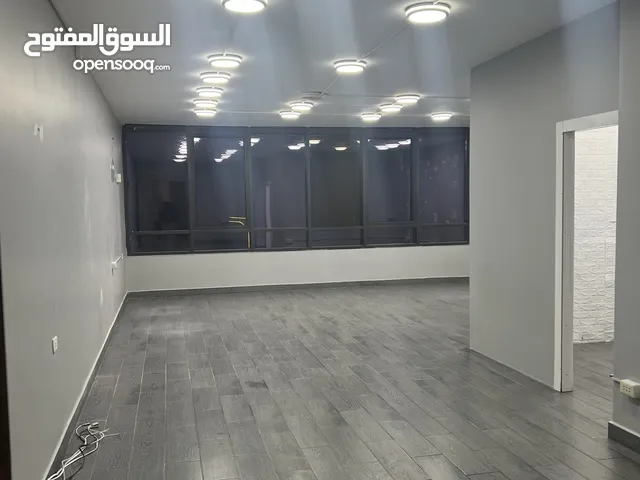 مكتب تجاري للايجار او للبيع في السابع طابق اول مقابل بنك الاردن واجهة امامية على الشارع واجهة كامل.