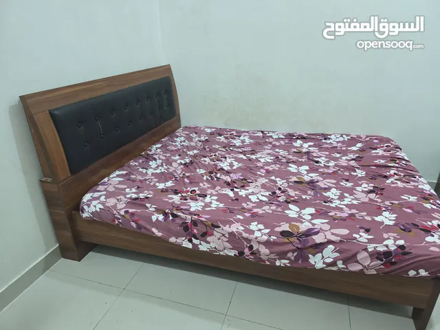 i want to sell my double bed urgently sell only serious buyers can contact me good condition
