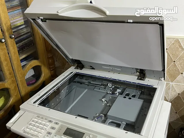 طابعة وآلة تصوير مستندات ليزرية أبيض وأسود نوع ريكو MP2000 بحالة مجددة وإستخدام شخصي بسيط