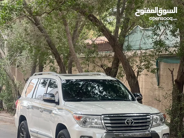 Toyota Land Cruiser 2011 in Southern Governorate