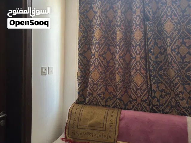مطلوب بنت للمشاركة في سكن مع بنت في محمد بن زايد