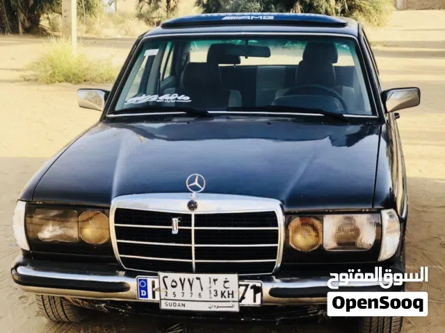 1982 مرسيدس بنز الفئة-E E 240