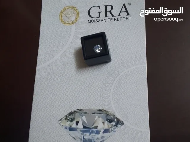 حجر موزنايت مع شهاده مختبر مختومه