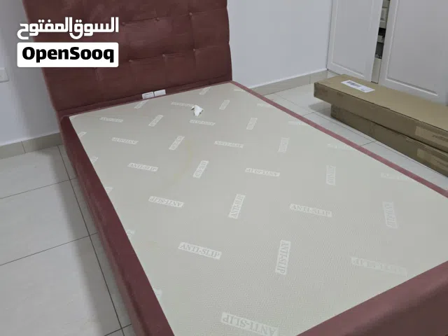 سرير جميل للبيغ