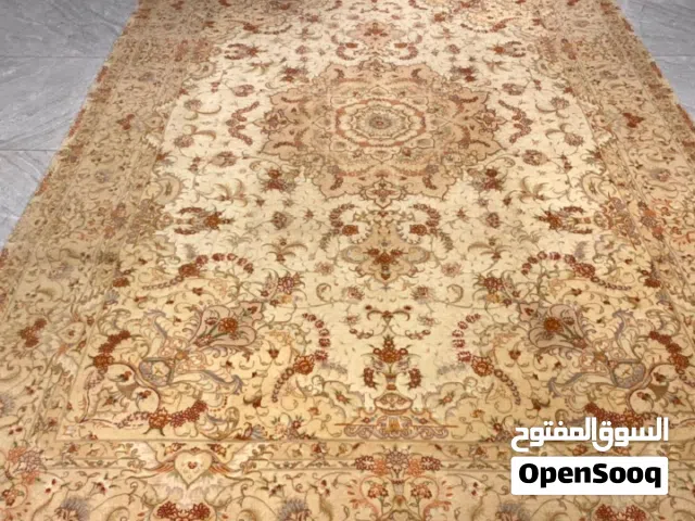 للبيع كمية سجاد جديد وفي استعمال خفيف شهر للبيع عندى كمية كبيره جميع المقاسات يوجد اكتر من300 قطعه