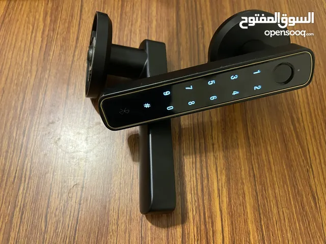 قفل باب ذكي بالكود و البصمه مع جميع مستلزماته ،،،smart door lock with fingerprint and code
