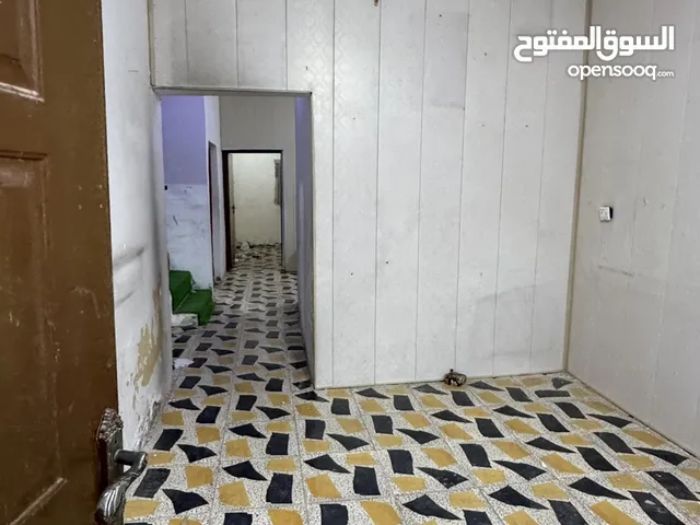 بيت للأيجار طابق واحد في حي المهندسين على خدمات