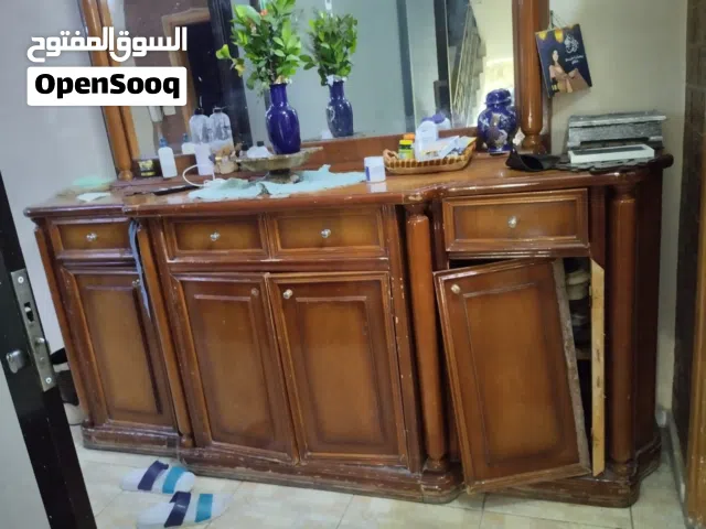 بوفيه خشب زان تفصيل مع مراية منفصله عنه