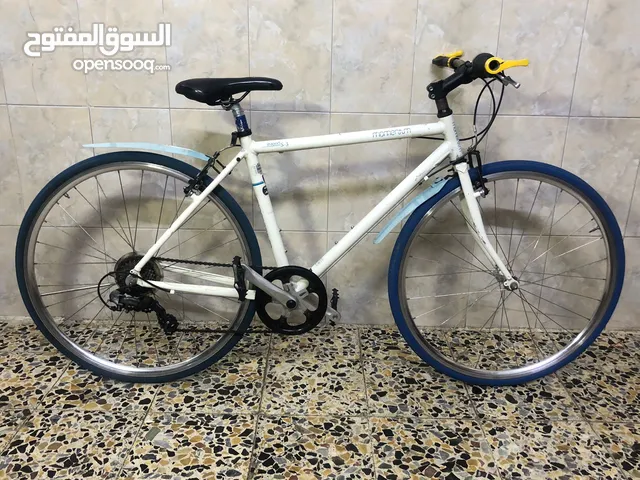 بايسكل C700 تايواني باله اصلي... شركة ((Momentum)) مكينه تورني شيمانو اليابانيه