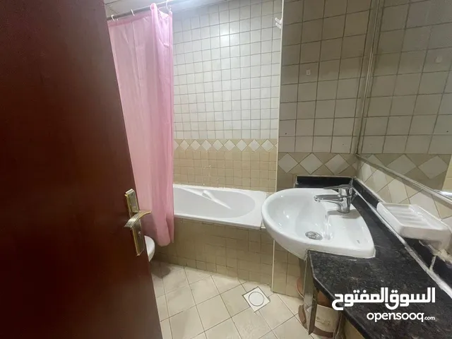 الايجار الشهري في عجمان غرفه وصاله الحميديه بجوار المحكمه شارع الجامعه