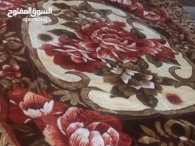 بطانية وفرشة