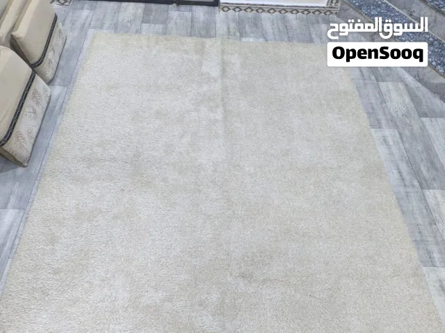 سجادة (موكيت) شاجي ناعم قياس 2×3 متر - لون كريمي نظيفة جداً
